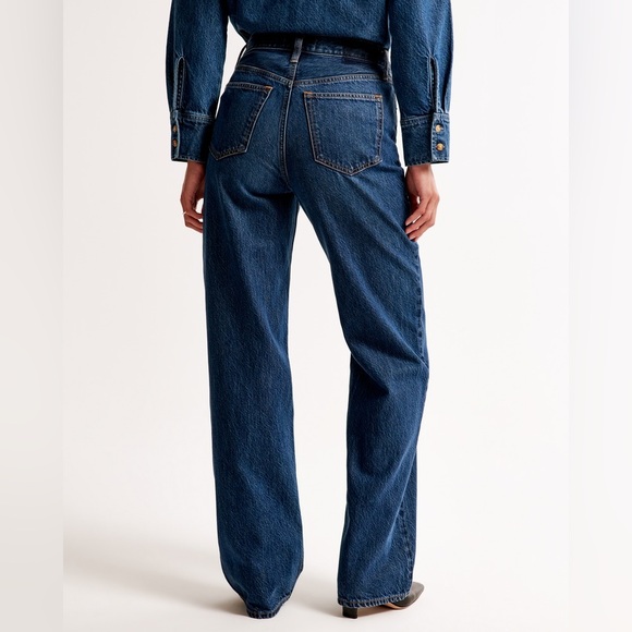 Abercrombie High-Rise Loose Jean in Dark Wash, Long Length - Picture 4 of 8